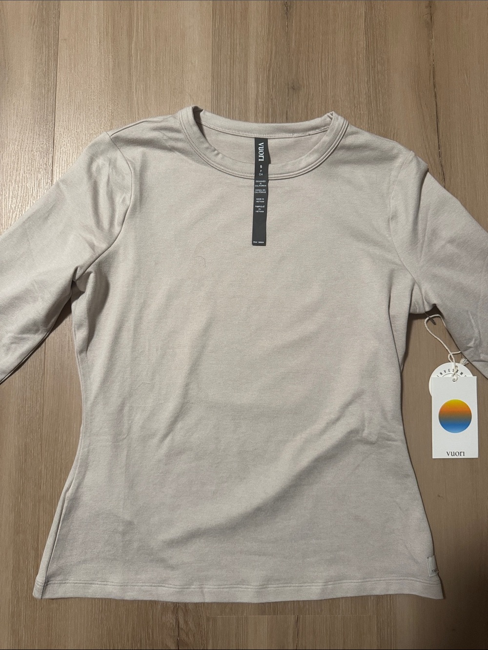 Vuori Women's Light Cream Long Sleeve Crew Tee